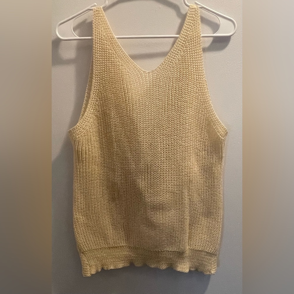 NWOT Pretty cream tank sweater w/twist back